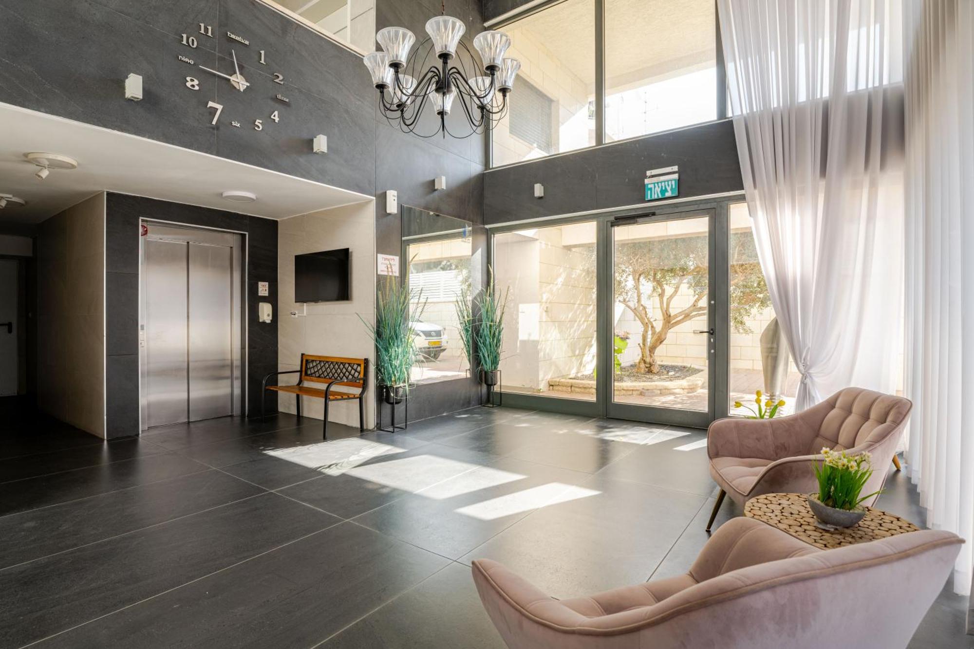 Balfour Sea View City Center Naharija Exterior foto