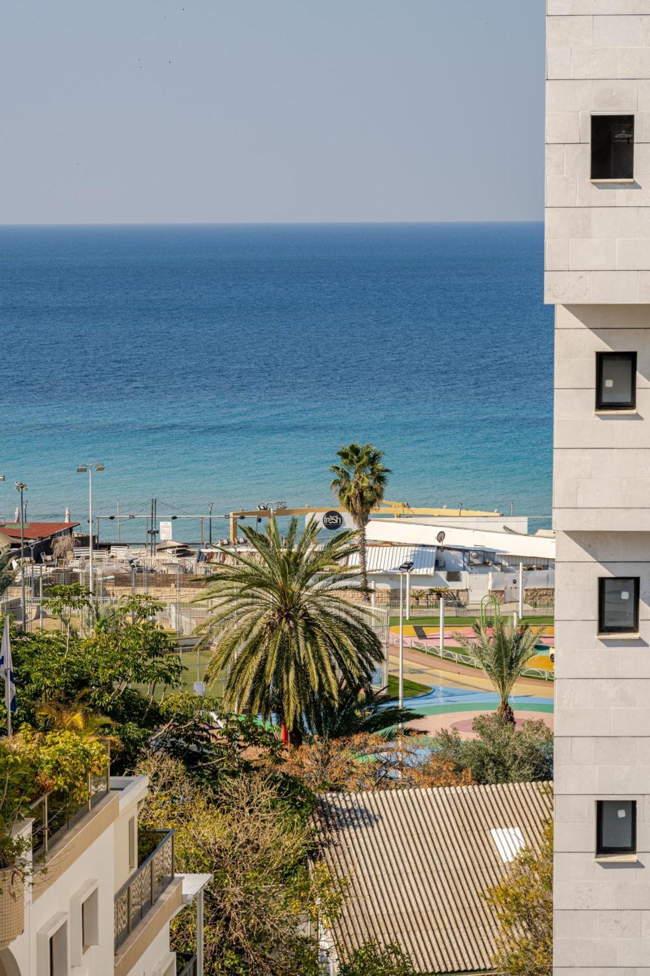 Balfour Sea View City Center Naharija Exterior foto